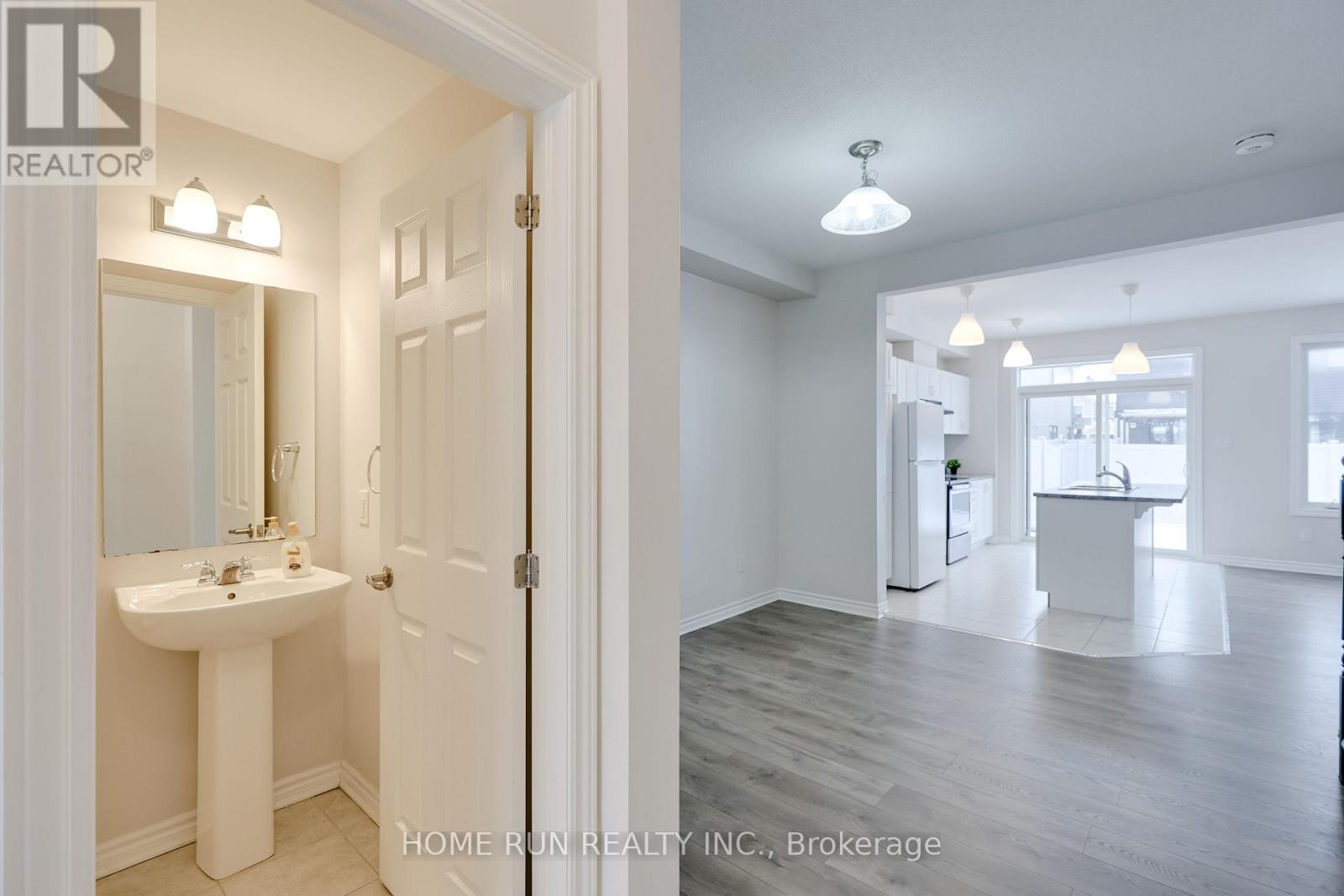 522 Cope Drive, Ottawa, Ontario K2V 0N8 - Photo 8 - X12551838