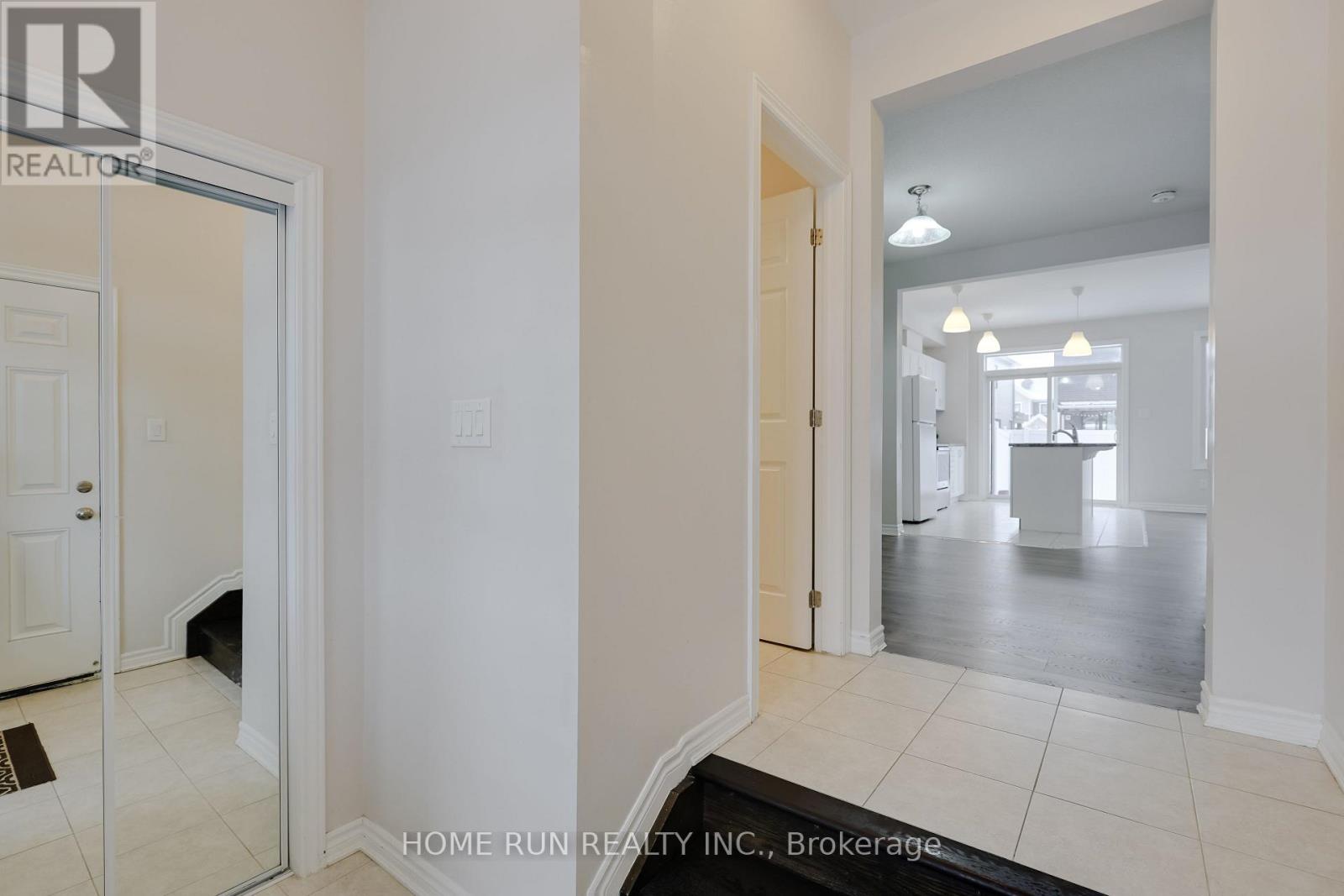 522 Cope Drive, Ottawa, Ontario K2V 0N8 - Photo 5 - X12551838