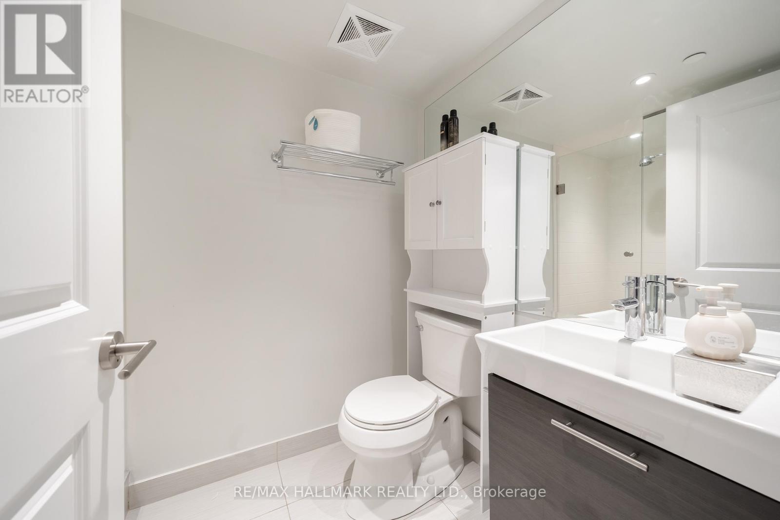 1703 - 386 Yonge Street, Toronto, Ontario M5B 0A5 - Photo 12 - C12501312