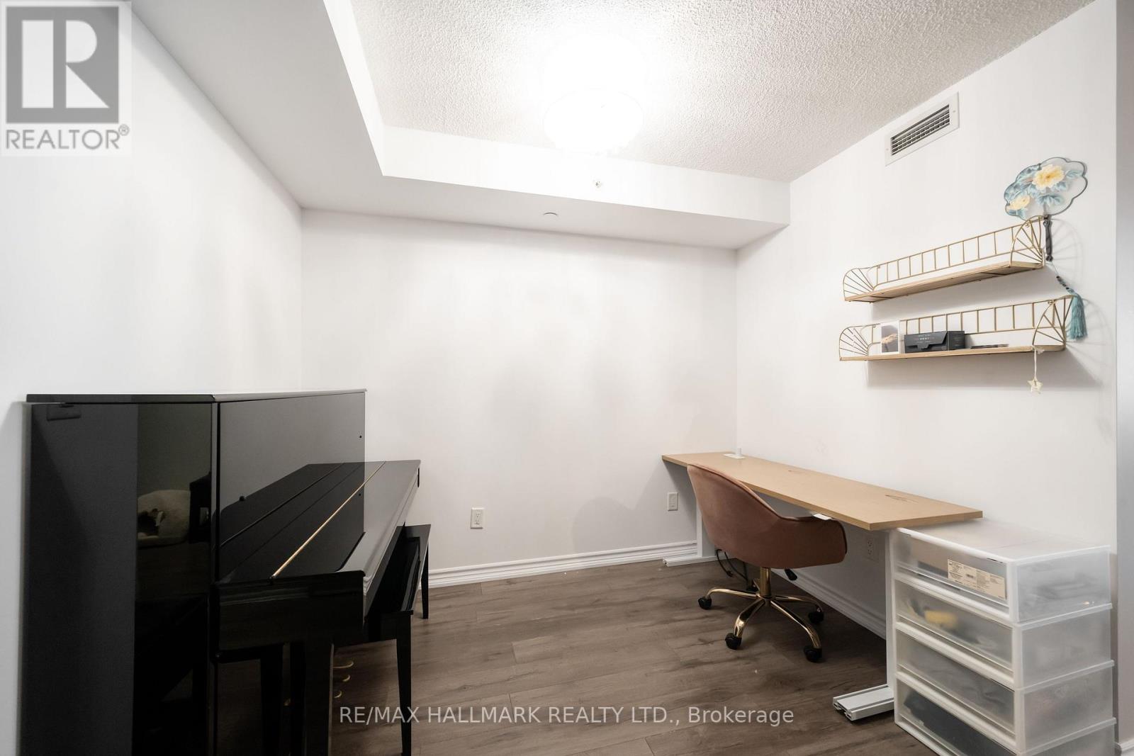 1703 - 386 Yonge Street, Toronto, Ontario M5B 0A5 - Photo 9 - C12501312