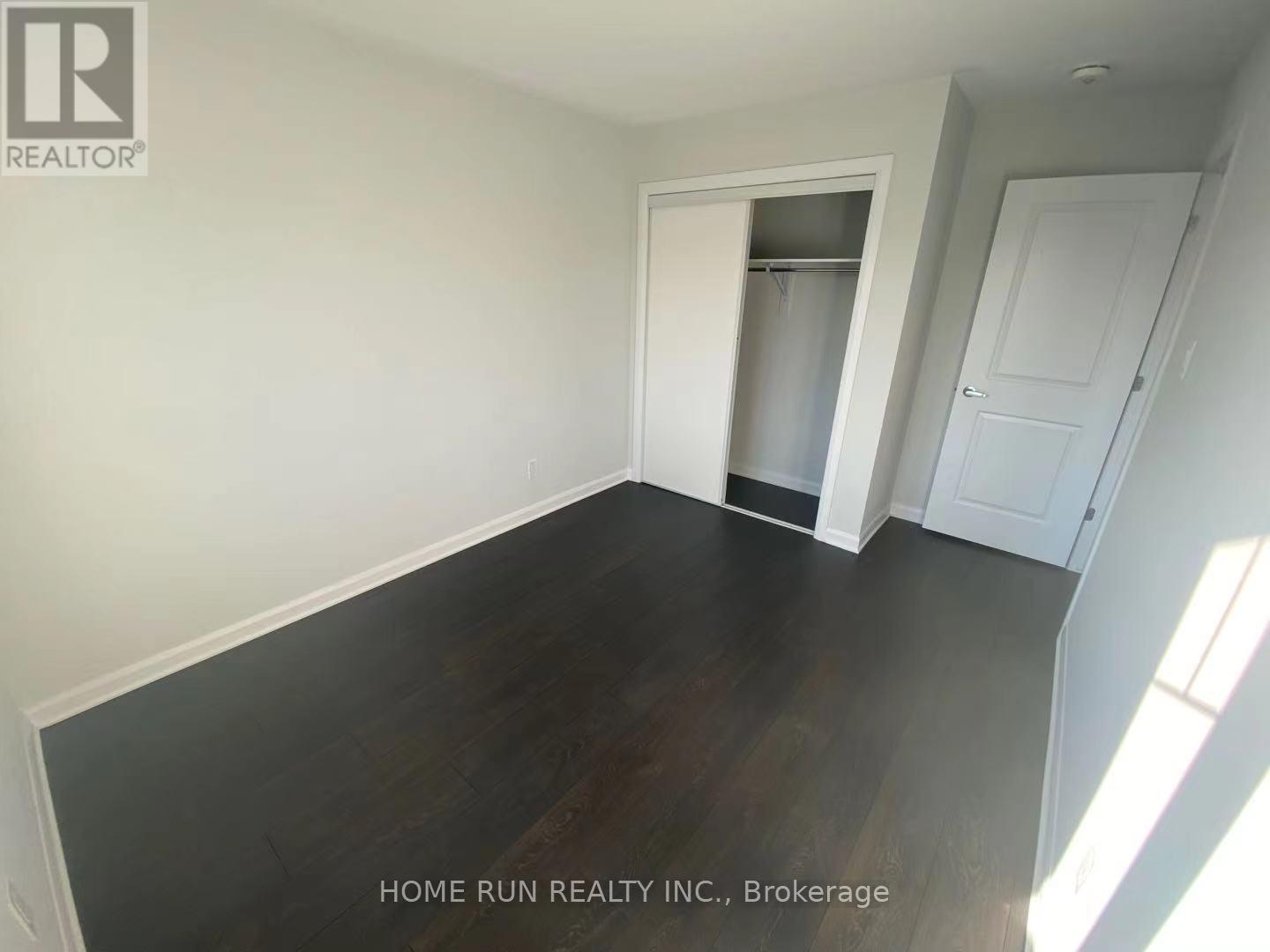 1041 Speedvale Court, Ottawa, Ontario  K2T 0P6 - Photo 12 - X12600246