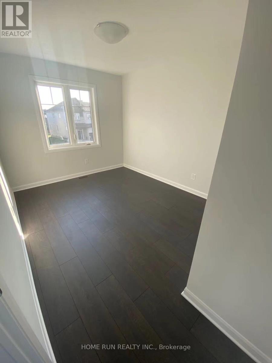 1041 Speedvale Court, Ottawa, Ontario  K2T 0P6 - Photo 13 - X12600246