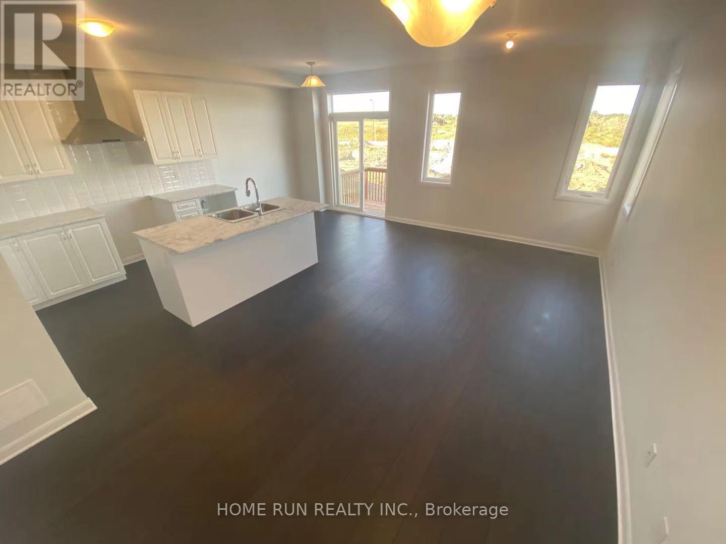 1041 Speedvale Court, Ottawa, Ontario  K2T 0P6 - Photo 5 - X12600246