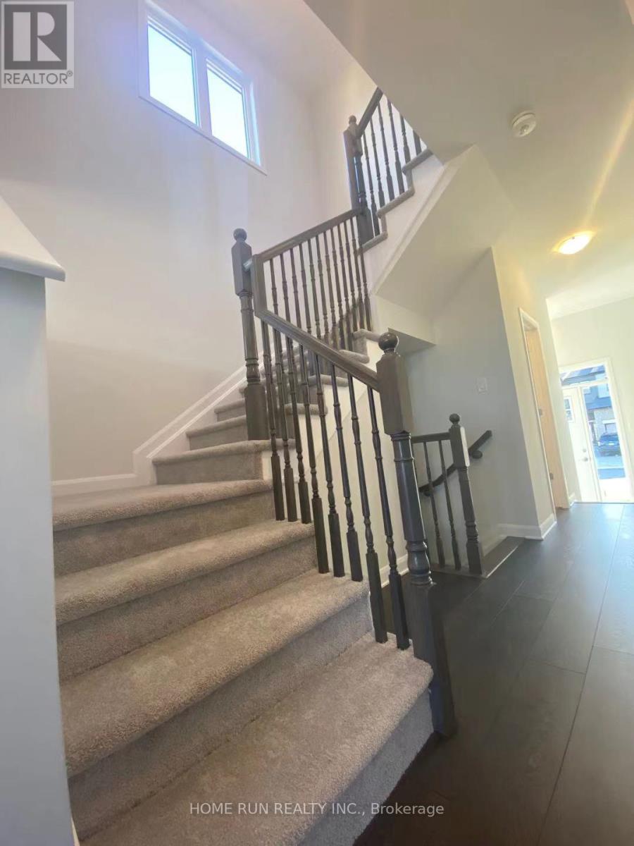 1041 Speedvale Court, Ottawa, Ontario  K2T 0P6 - Photo 7 - X12600246