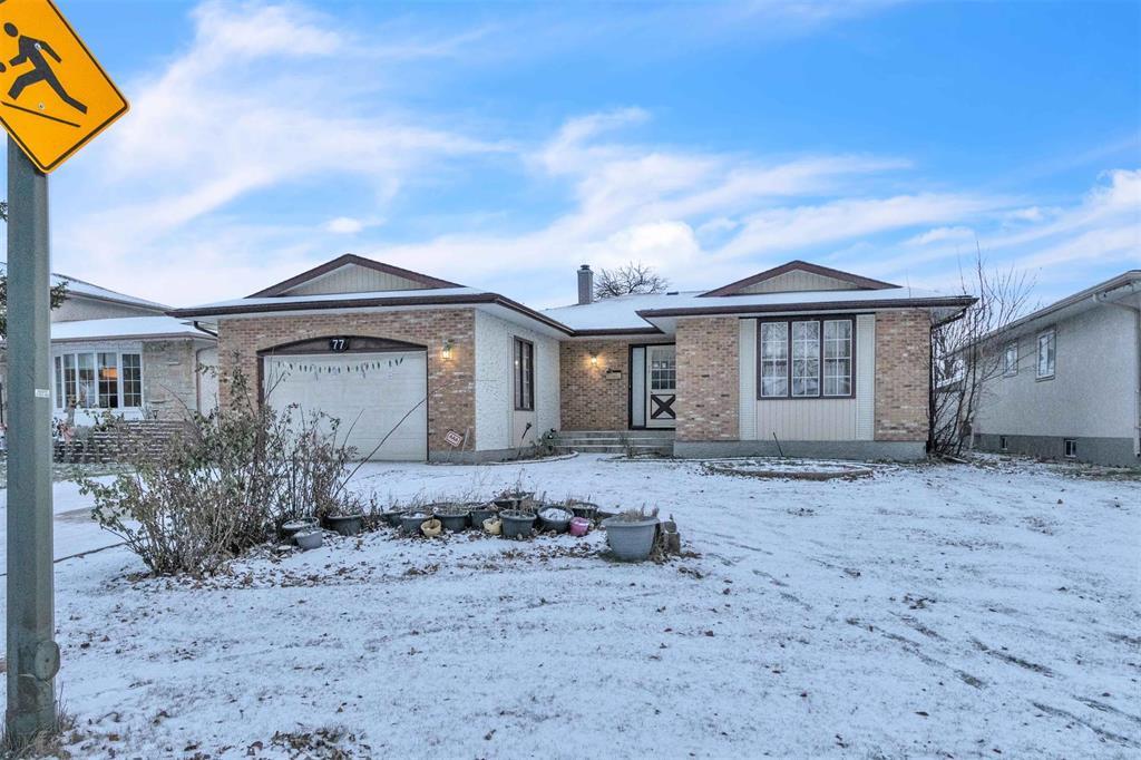 77 Bondar Bay, Winnipeg, Manitoba  R2P 1B3 - Photo 1 - 202529430