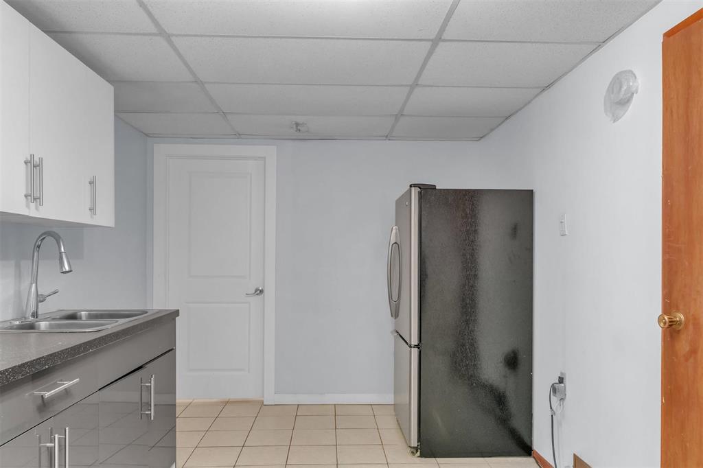 77 Bondar Bay, Winnipeg, Manitoba  R2P 1B3 - Photo 21 - 202529430