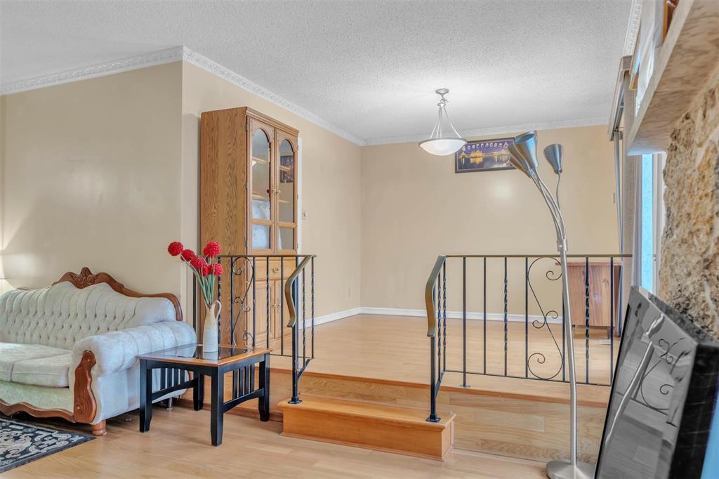 77 Bondar Bay, Winnipeg, Manitoba  R2P 1B3 - Photo 11 - 202529430