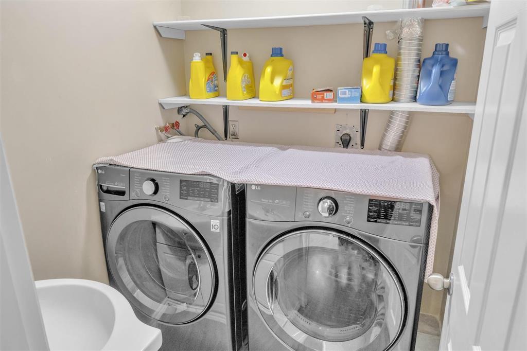 77 Bondar Bay, Winnipeg, Manitoba  R2P 1B3 - Photo 30 - 202529430