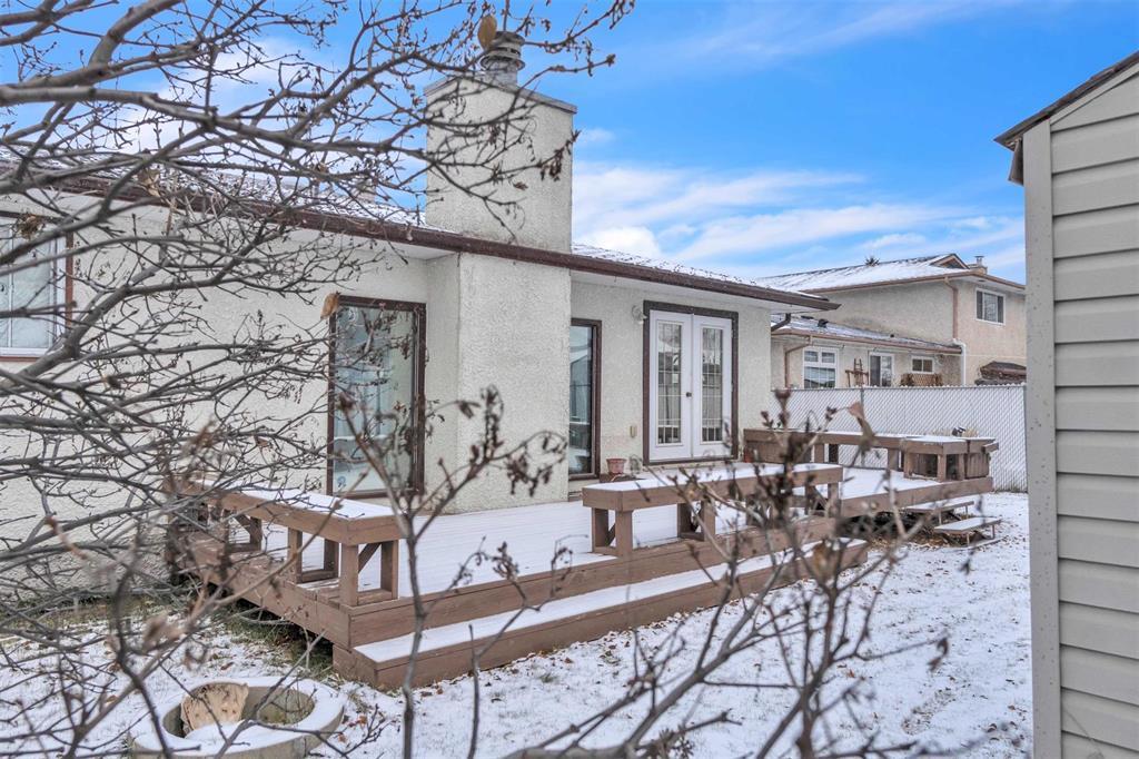 77 Bondar Bay, Winnipeg, Manitoba  R2P 1B3 - Photo 34 - 202529430