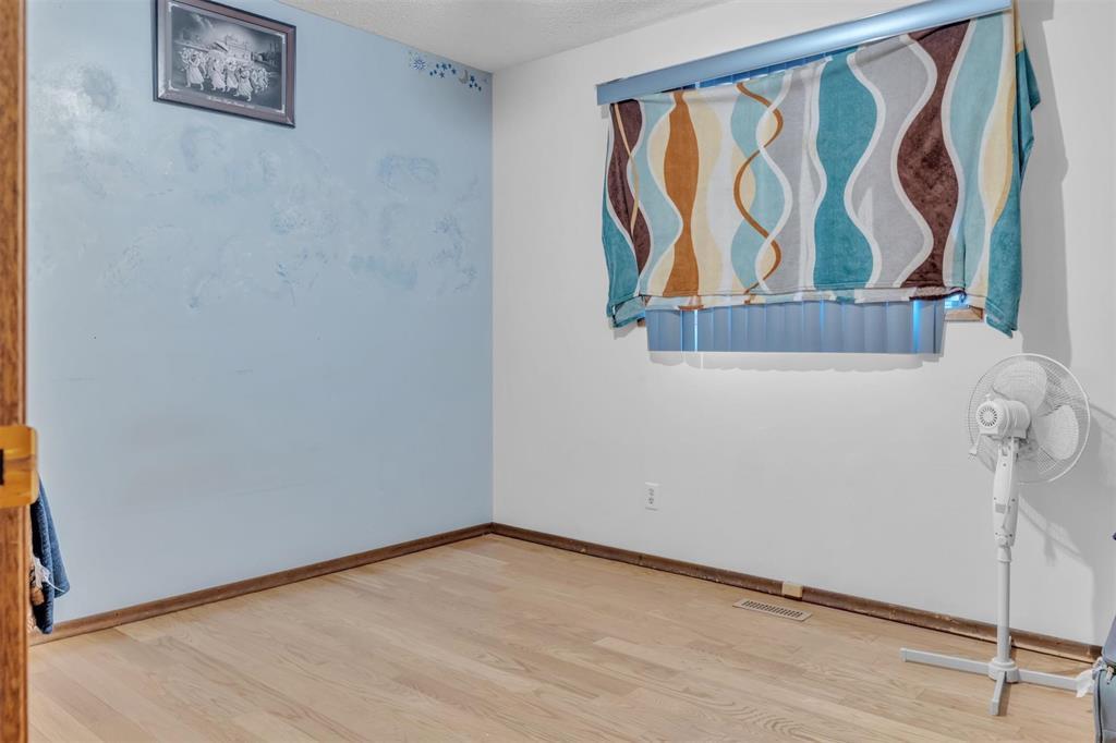 77 Bondar Bay, Winnipeg, Manitoba  R2P 1B3 - Photo 25 - 202529430