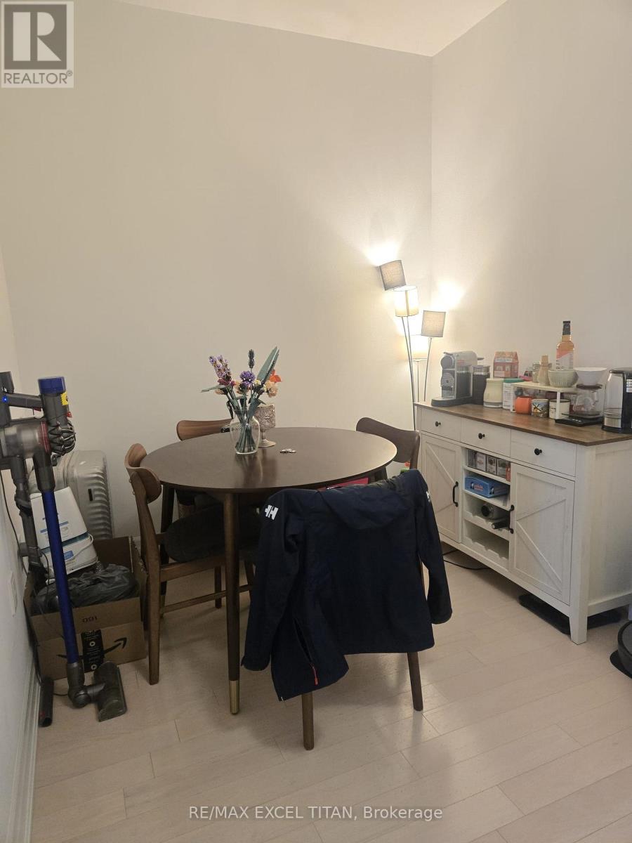 2203 - 8 The Esplanade, Toronto, Ontario M5E 0A6 - Photo 3 - C12600218