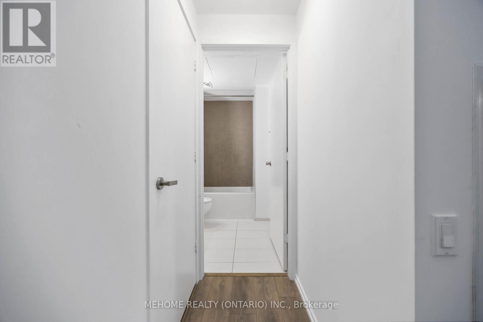 1812 - 125 Peter Street, Toronto, Ontario  M5V 2G9 - Photo 8 - C12600234