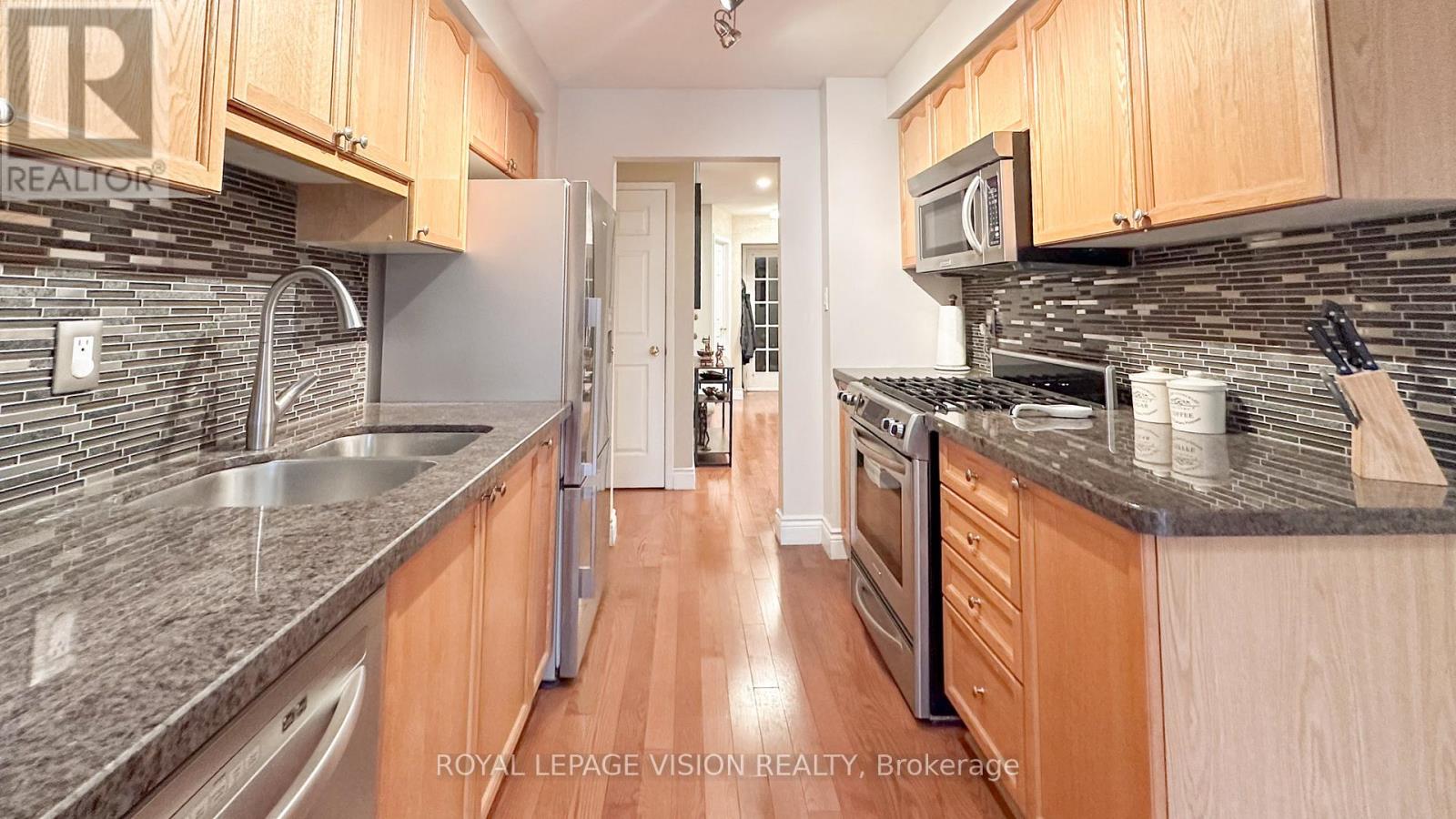 1939 A Parkside Drive, Pickering, Ontario L1V 3N6 - Photo 15 - E12600186