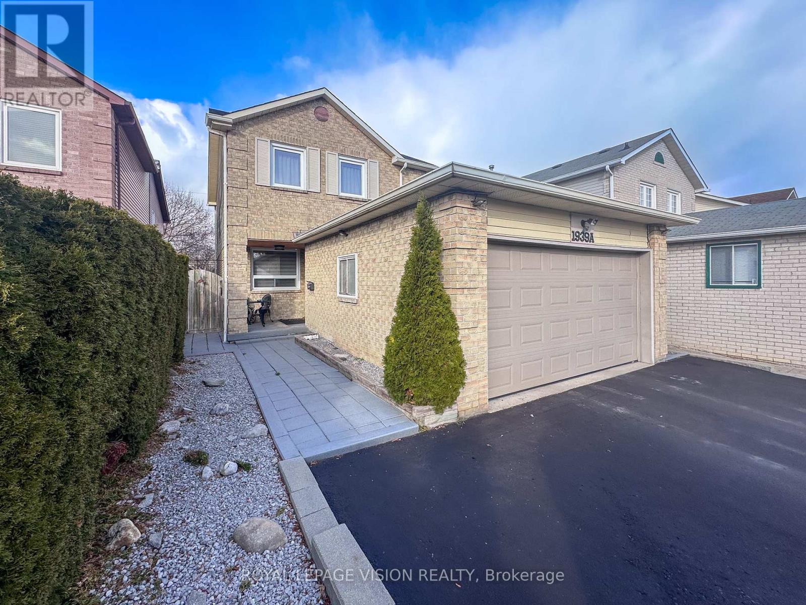 1939 A Parkside Drive, Pickering, Ontario L1V 3N6 - Photo 2 - E12600186