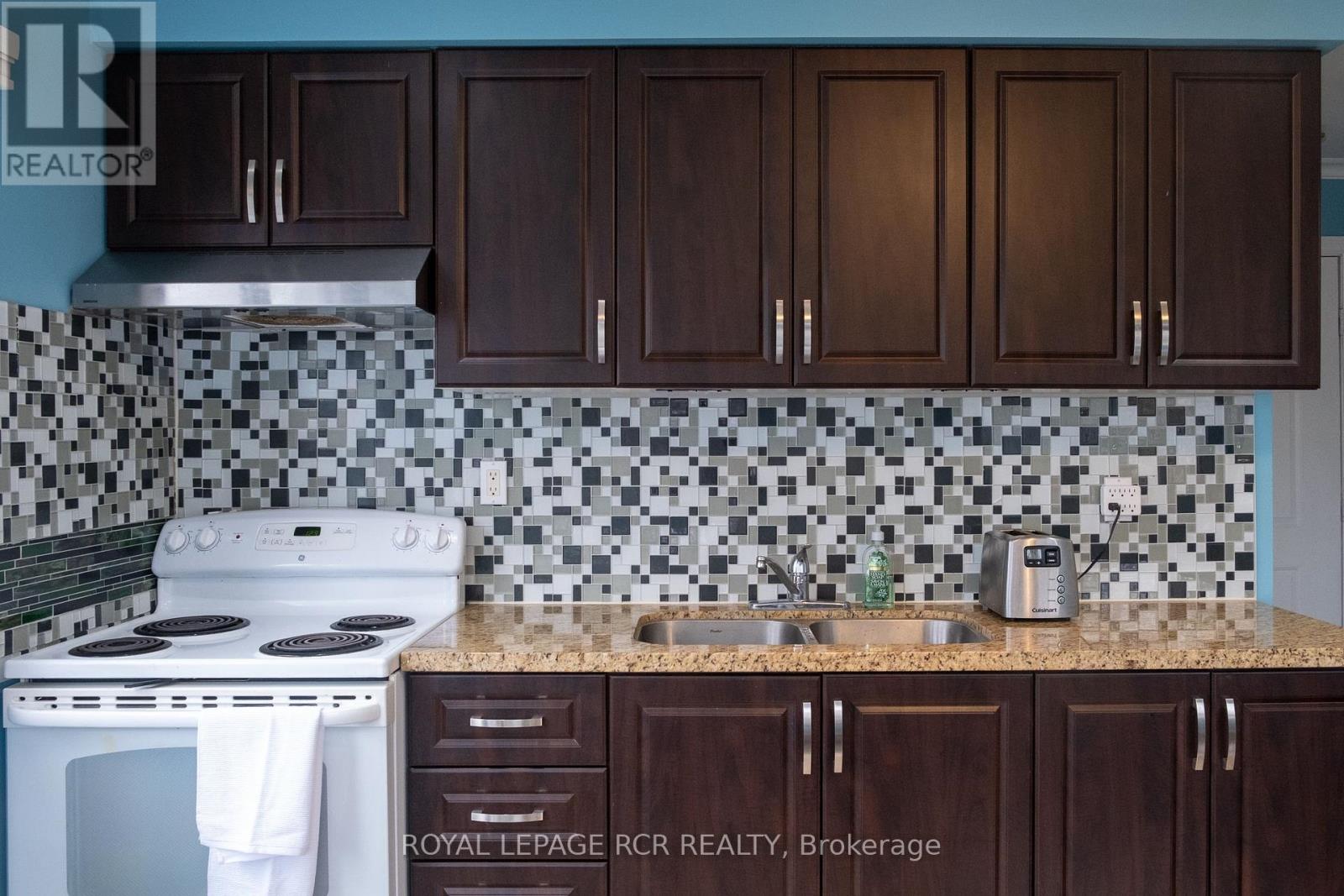 341 Miami Drive, Georgina, Ontario  L4P 2Z6 - Photo 7 - N12600222