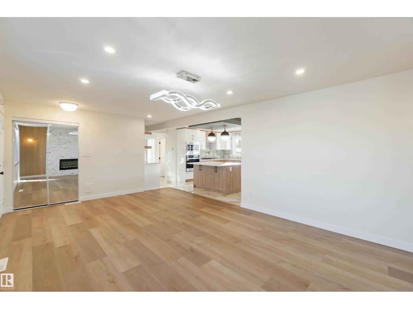 5907 137 Av Nw, Edmonton, Alberta  T5A 0P1 - Photo 4 - E4466406