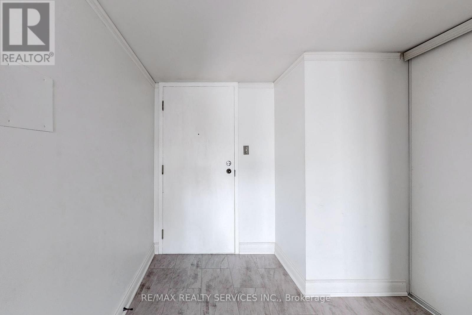 1003 - 50 Eglinton Avenue W, Mississauga, Ontario  L5R 3P5 - Photo 5 - W12600230