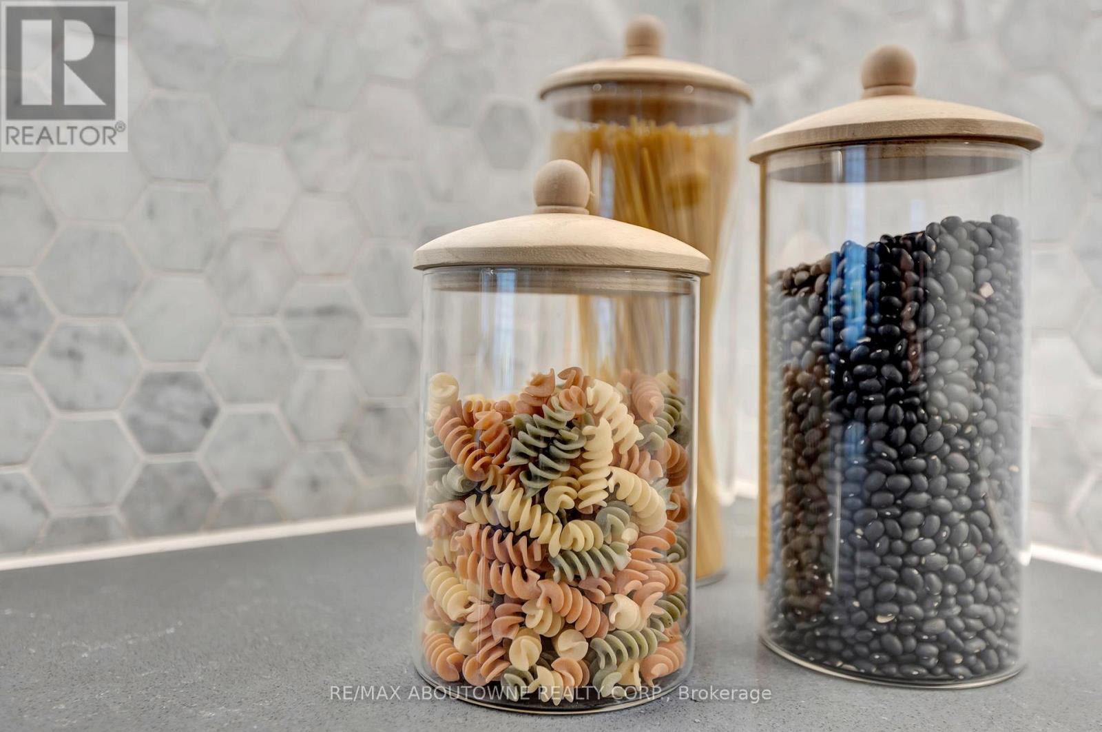 5 - 2212 Bromsgrove Road, Mississauga, Ontario  L5J 0B3 - Photo 13 - W12600240