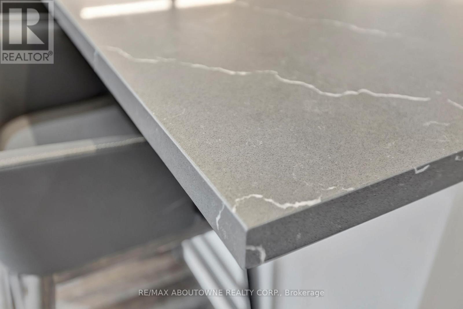 5 - 2212 Bromsgrove Road, Mississauga, Ontario  L5J 0B3 - Photo 14 - W12600240