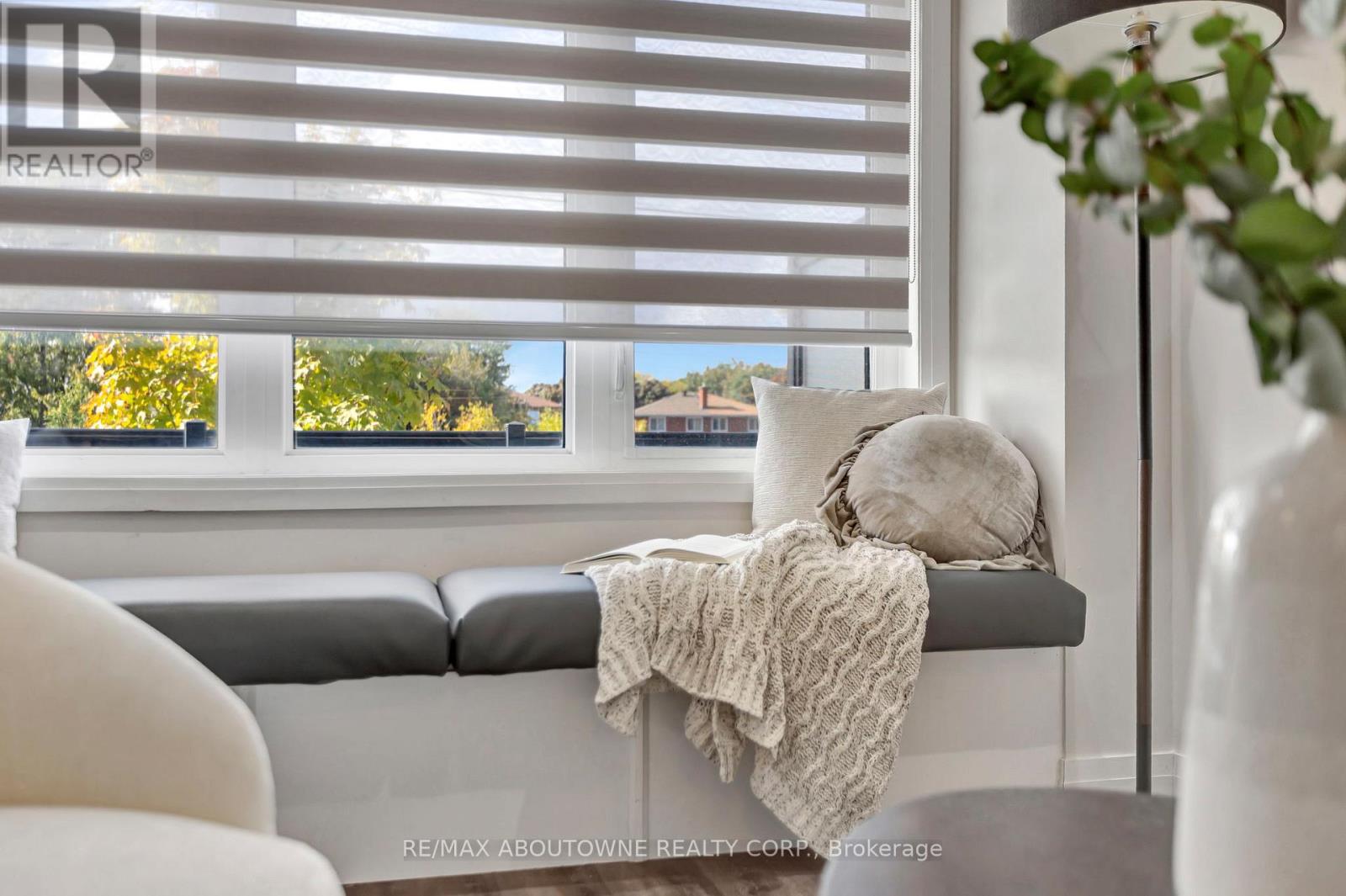 5 - 2212 Bromsgrove Road, Mississauga, Ontario  L5J 0B3 - Photo 7 - W12600240