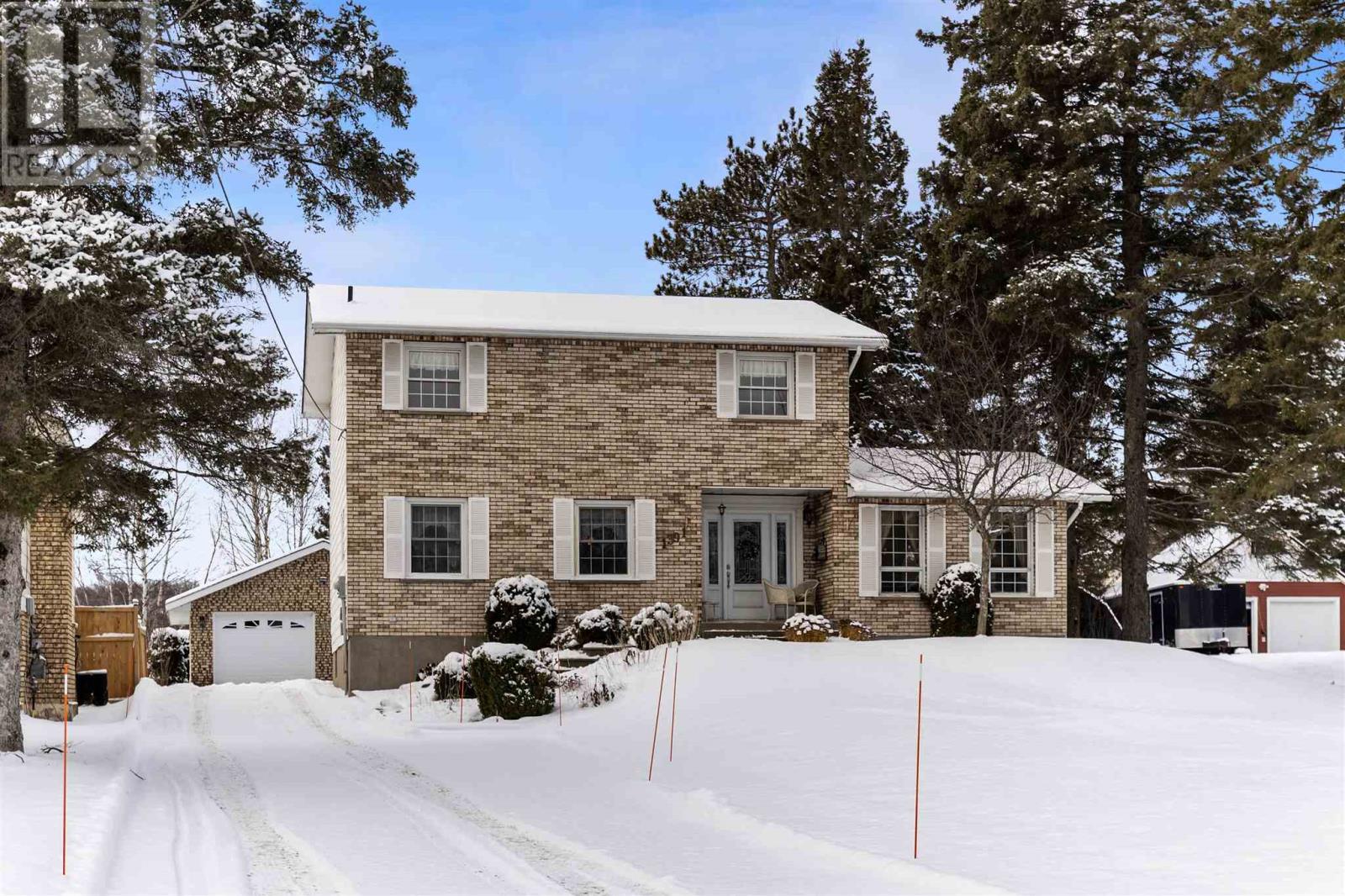 1391 Great Northern RD, Sault Ste. Marie, Ontario