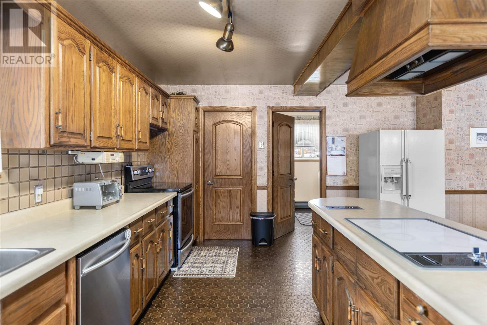 1391 Great Northern Rd, Sault Ste. Marie, Ontario  P6B 0C1 - Photo 17 - SM253405