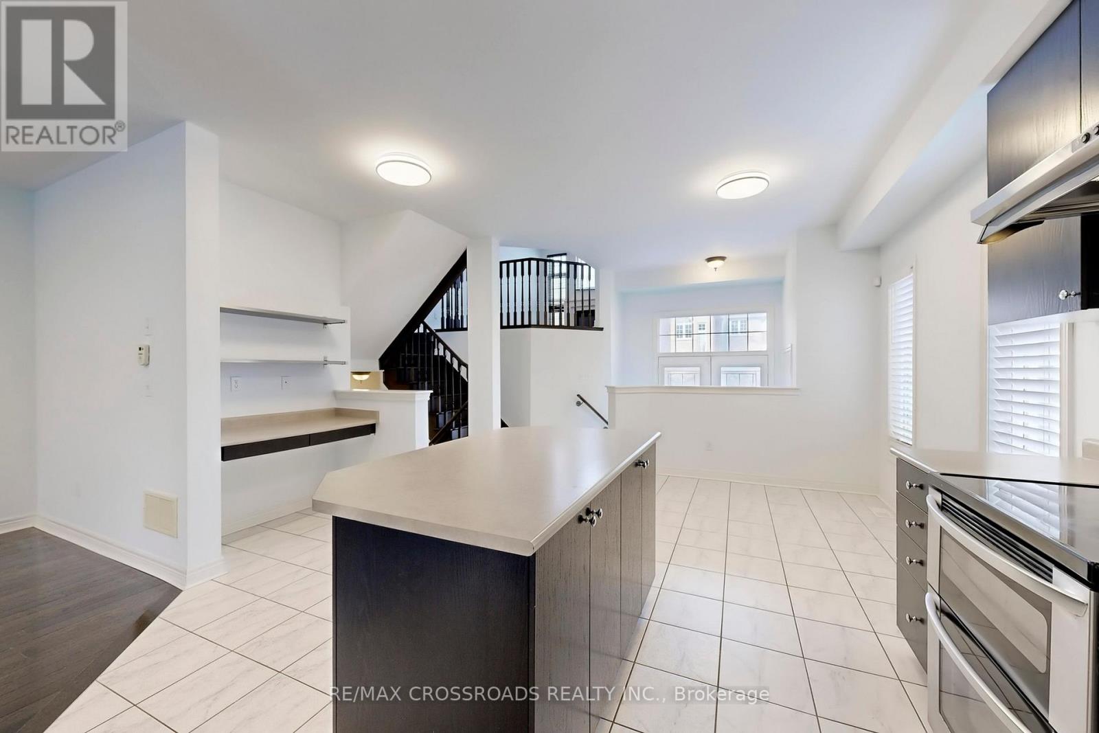 76 Rustle Woods Avenue, Markham, Ontario  L6B 0V2 - Photo 15 - N12466582