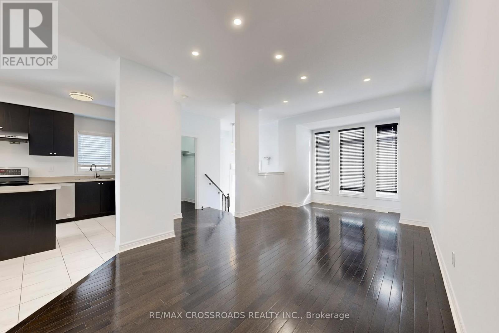 76 Rustle Woods Avenue, Markham, Ontario  L6B 0V2 - Photo 7 - N12466582