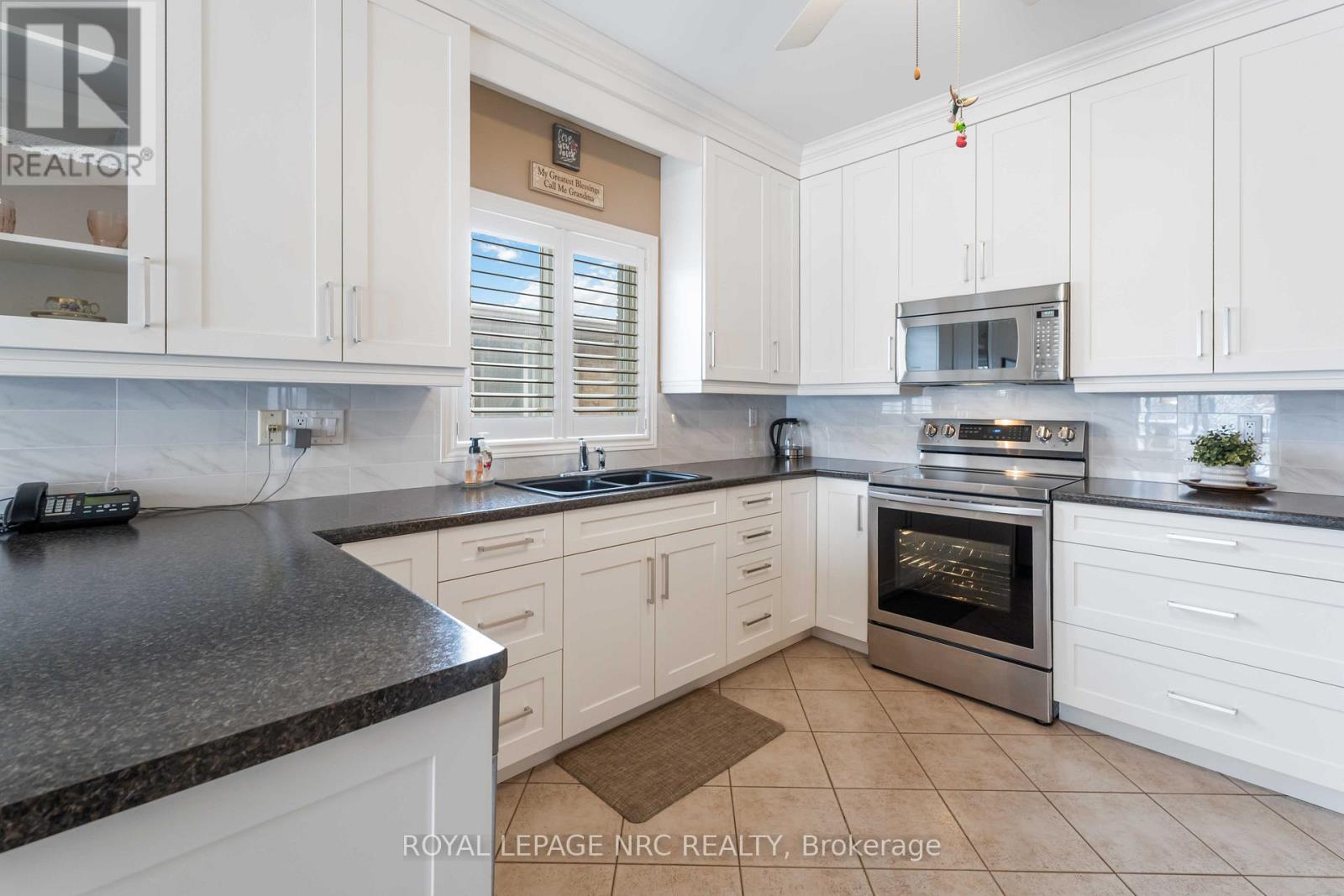 4114 Highland Park Drive, Lincoln, Ontario  L3J 0L7 - Photo 14 - X12537442