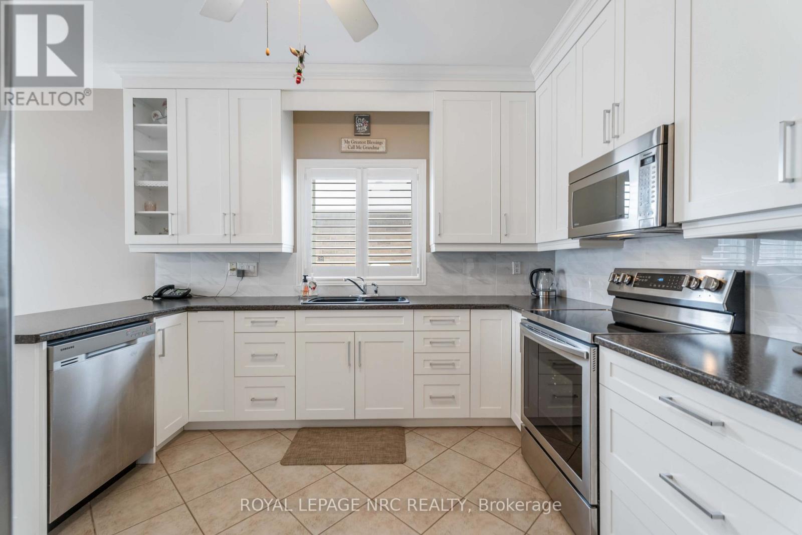 4114 Highland Park Drive, Lincoln, Ontario  L3J 0L7 - Photo 13 - X12537442