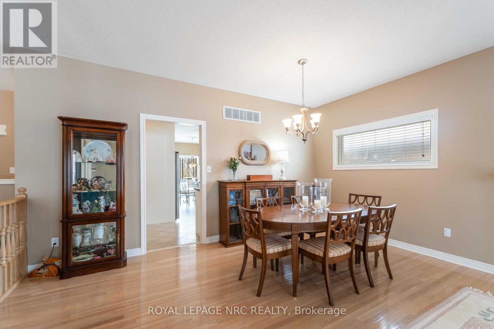 4114 Highland Park Drive, Lincoln, Ontario  L3J 0L7 - Photo 11 - X12537442