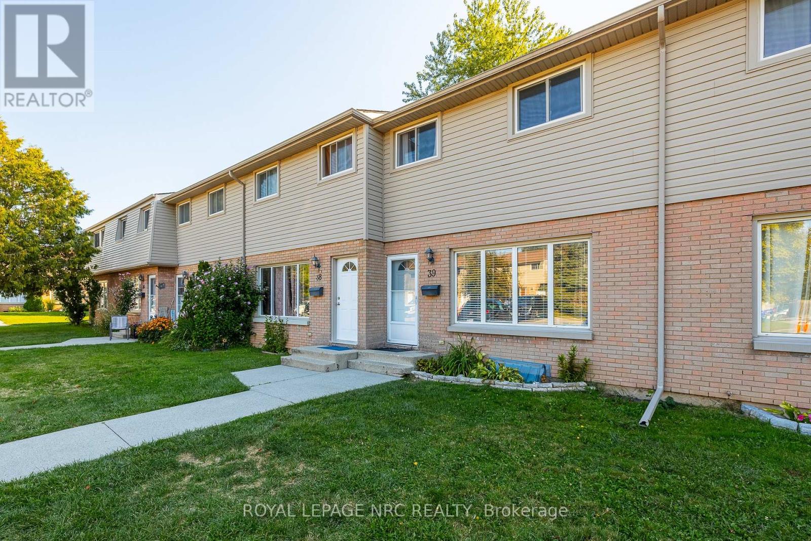 39 - 4215 Meadowvale Drive, Niagara Falls, Ontario  L2E 5W8 - Photo 26 - X12600286