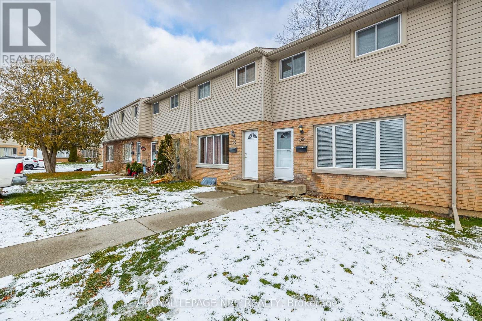 39 - 4215 Meadowvale Drive, Niagara Falls, Ontario  L2E 5W8 - Photo 29 - X12600286