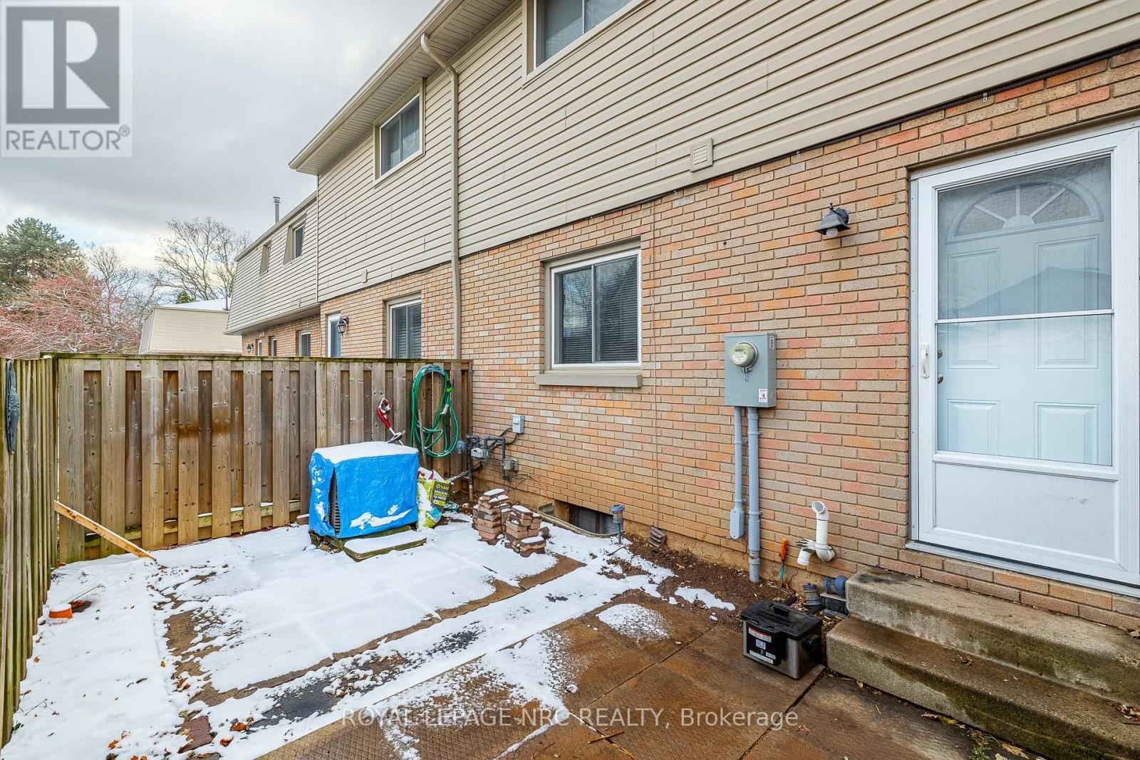 39 - 4215 Meadowvale Drive, Niagara Falls, Ontario  L2E 5W8 - Photo 30 - X12600286