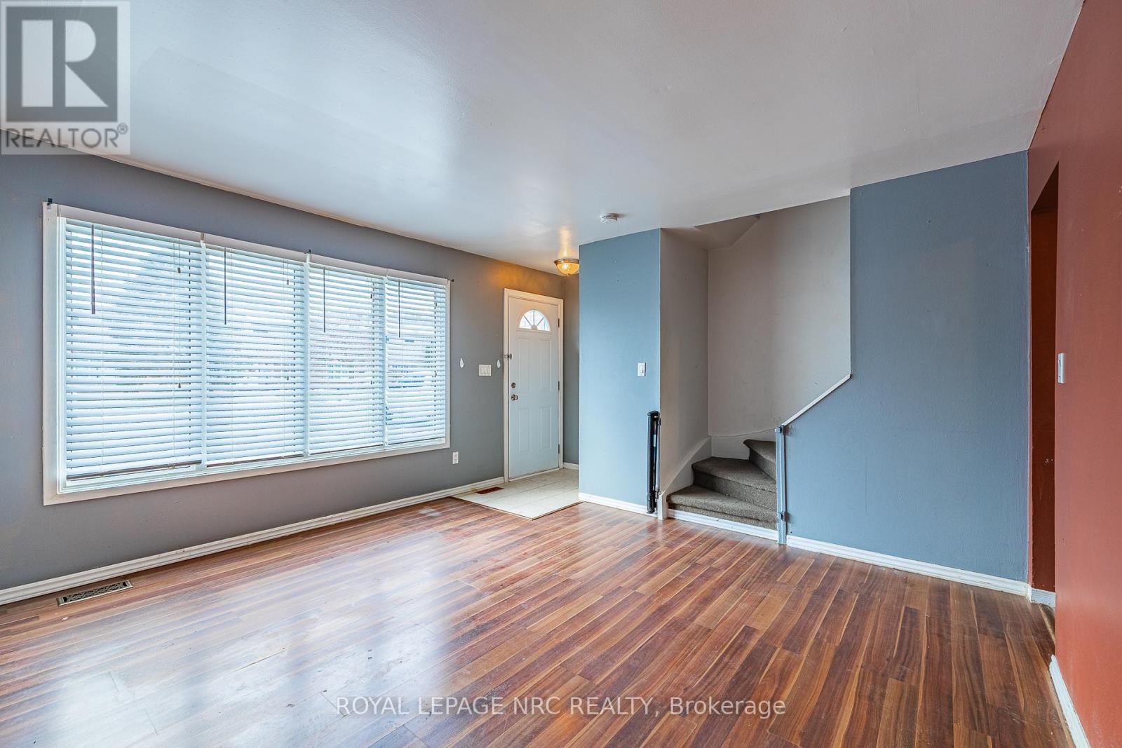 39 - 4215 Meadowvale Drive, Niagara Falls, Ontario  L2E 5W8 - Photo 5 - X12600286