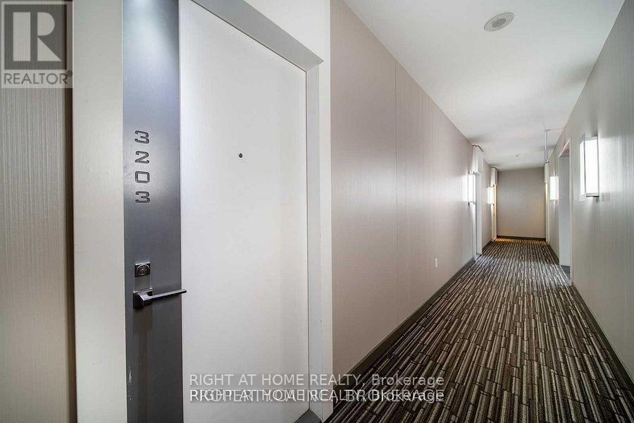 3203 - 8 The Esplanade Street, Toronto, Ontario  M5E 0A6 - Photo 15 - C12600278