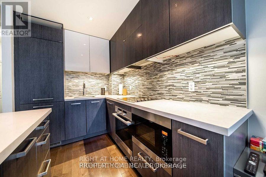 3203 - 8 The Esplanade Street, Toronto, Ontario  M5E 0A6 - Photo 8 - C12600278