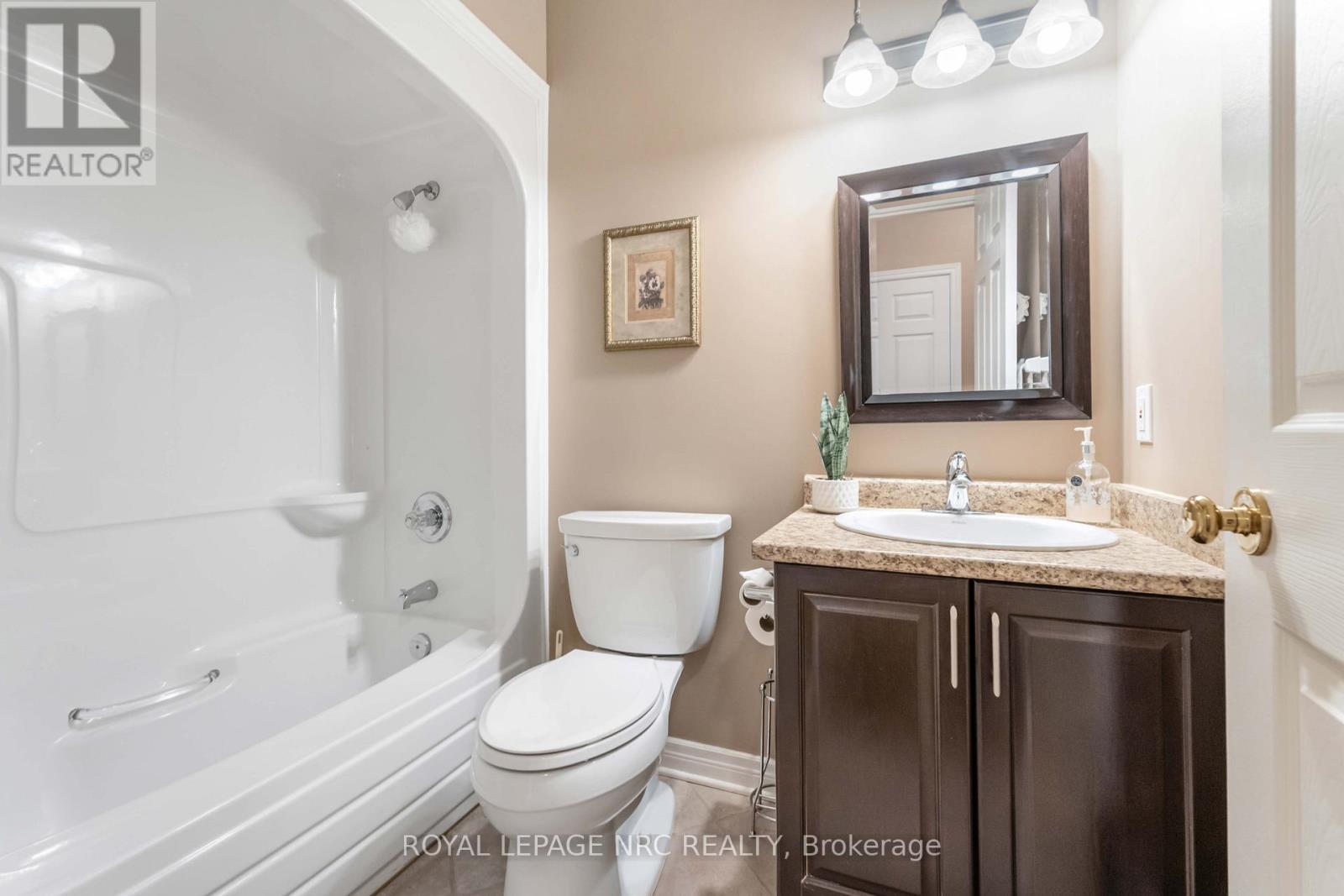 4114 Highland Park Drive, Lincoln, Ontario  L3J 0L7 - Photo 24 - X12537442