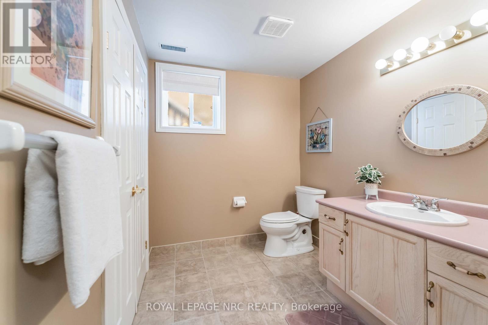 4114 Highland Park Drive, Lincoln, Ontario  L3J 0L7 - Photo 34 - X12537442