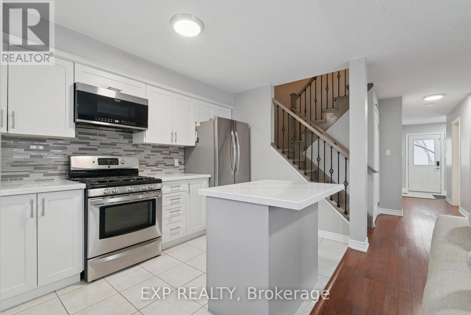 104 Sydenham Wells, Barrie (Georgian Drive), Ontario  L4M 6R5 - Photo 16 - S12600274