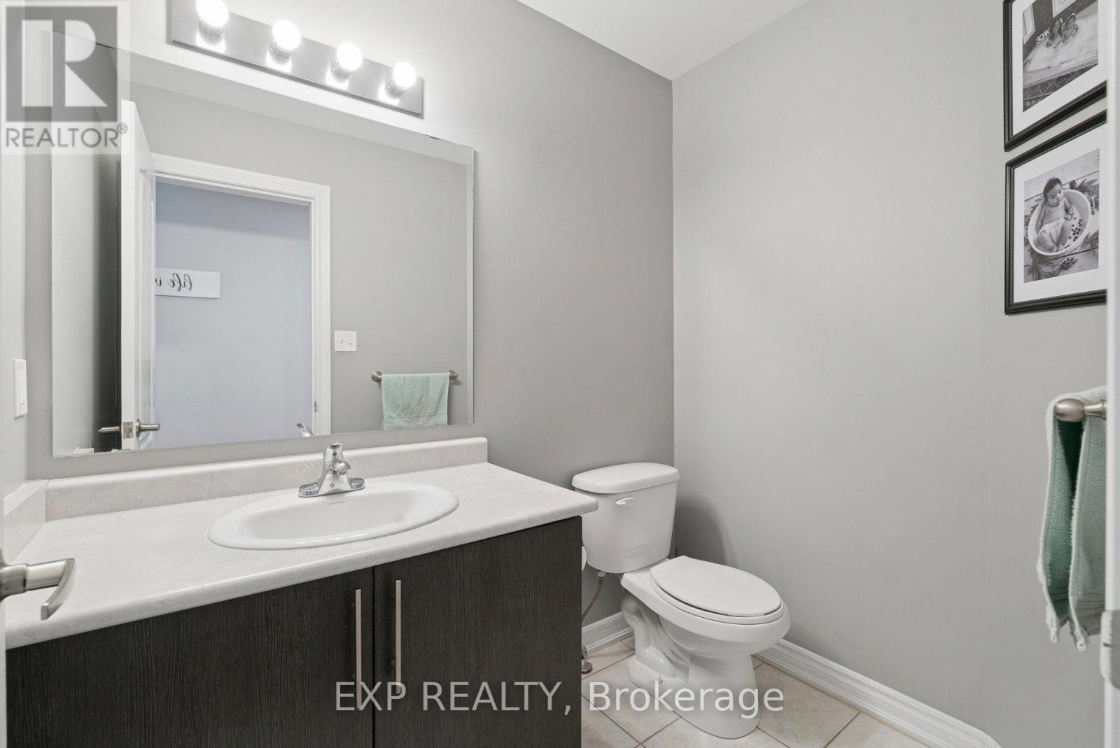 104 Sydenham Wells, Barrie (Georgian Drive), Ontario  L4M 6R5 - Photo 8 - S12600274