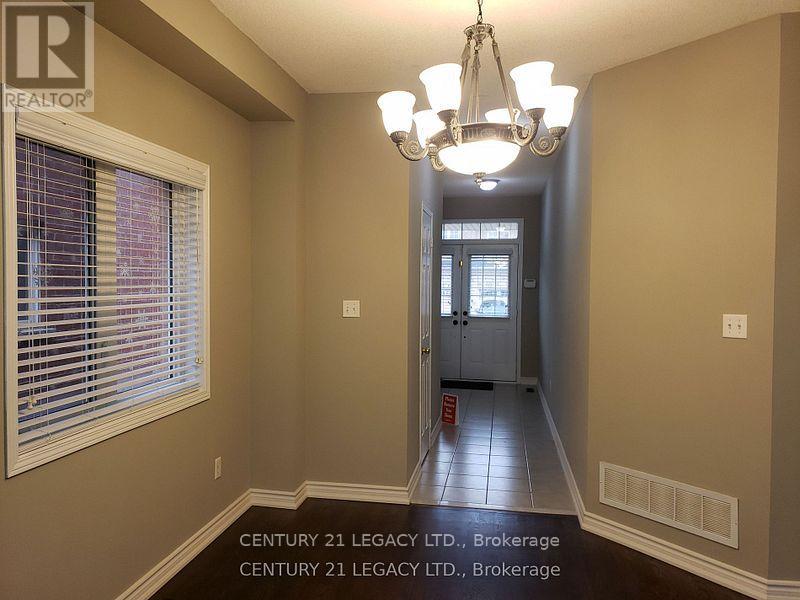 21 Kilrea Way, Brampton, Ontario  L6X 0P9 - Photo 10 - W12600266