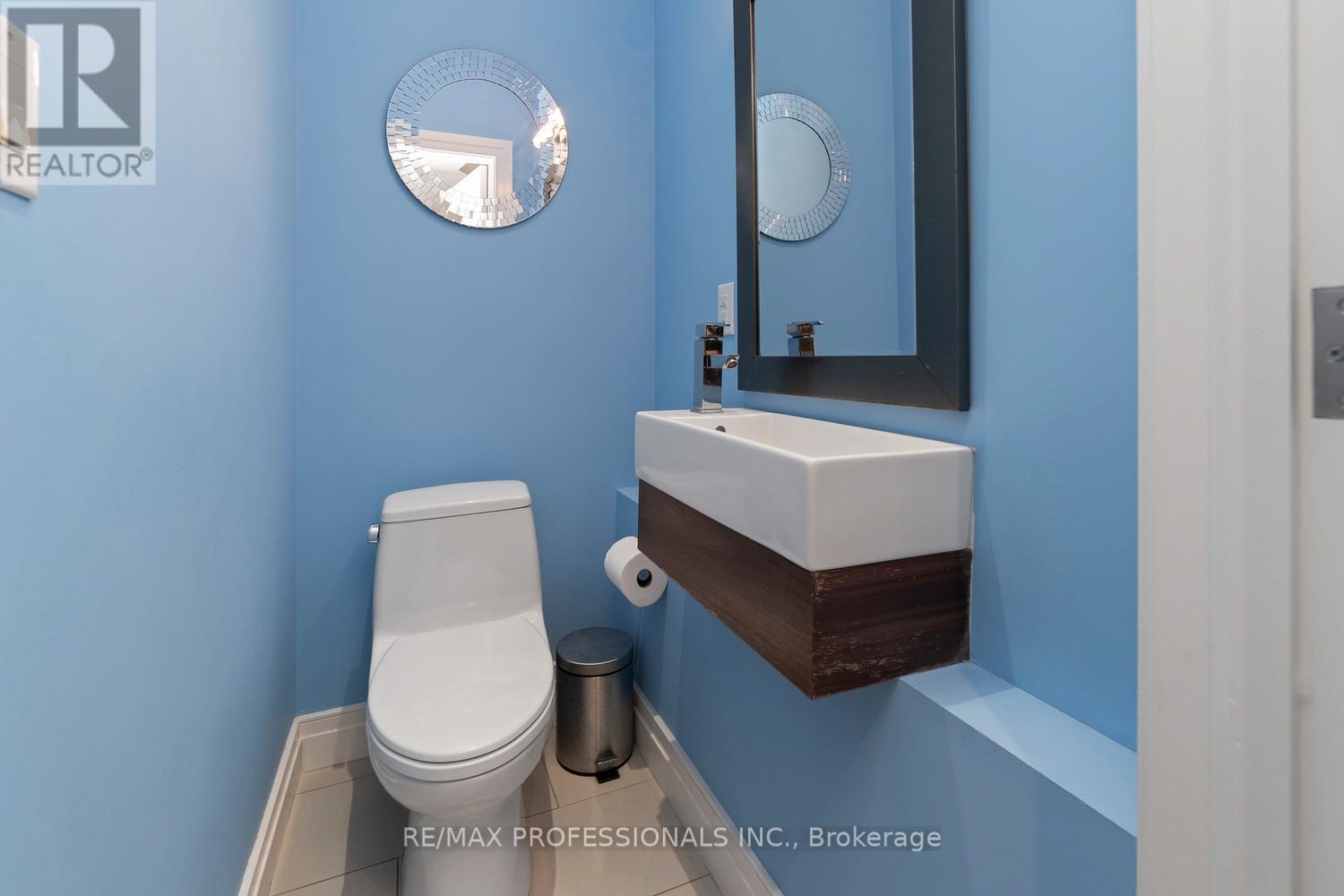 71 Morningside Avenue, Toronto, Ontario  M6S 1C8 - Photo 18 - W12600268