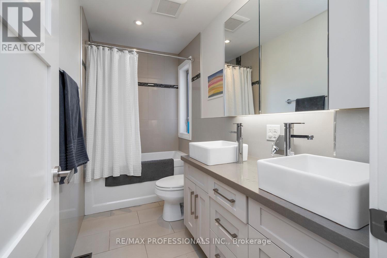 71 Morningside Avenue, Toronto, Ontario  M6S 1C8 - Photo 30 - W12600268