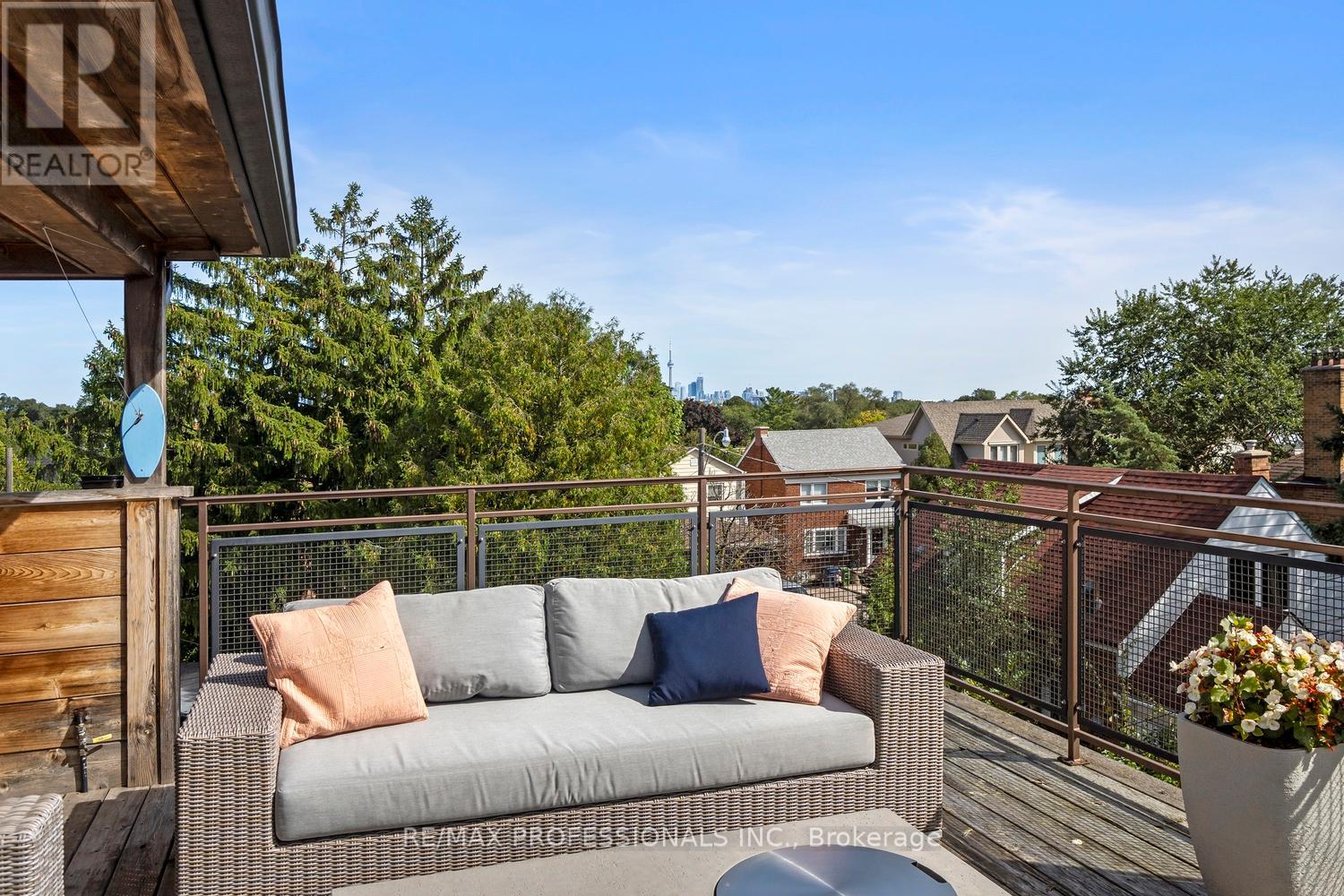 71 Morningside Avenue, Toronto, Ontario  M6S 1C8 - Photo 38 - W12600268