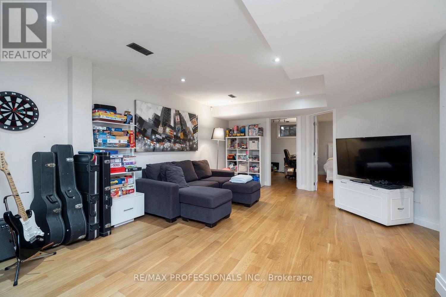 71 Morningside Avenue, Toronto, Ontario  M6S 1C8 - Photo 40 - W12600268