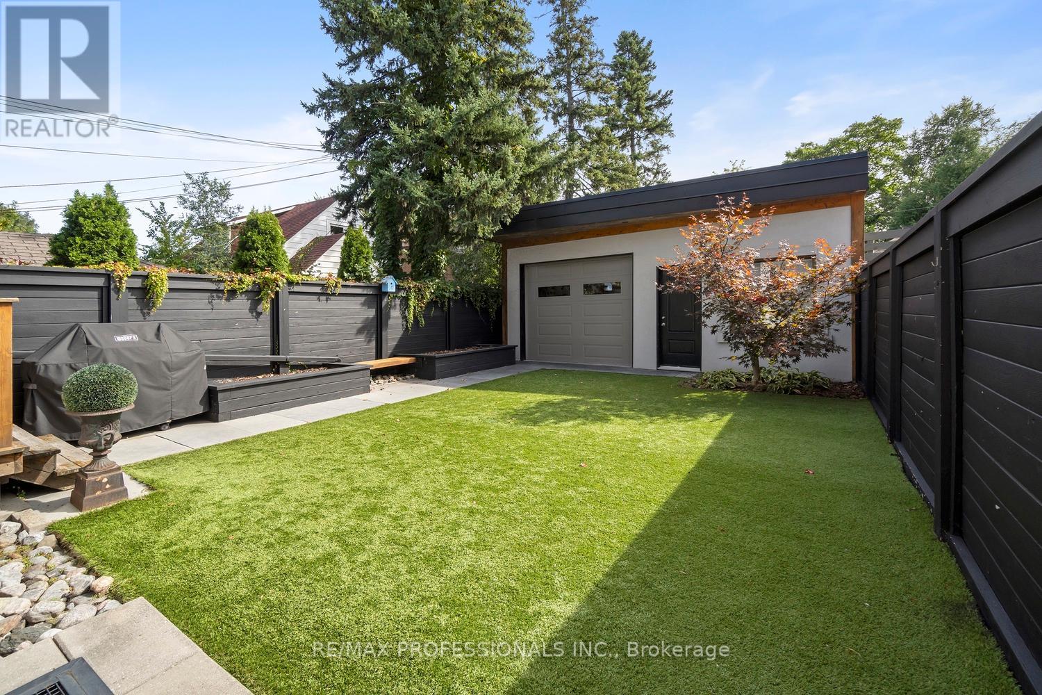 71 Morningside Avenue, Toronto, Ontario  M6S 1C8 - Photo 47 - W12600268