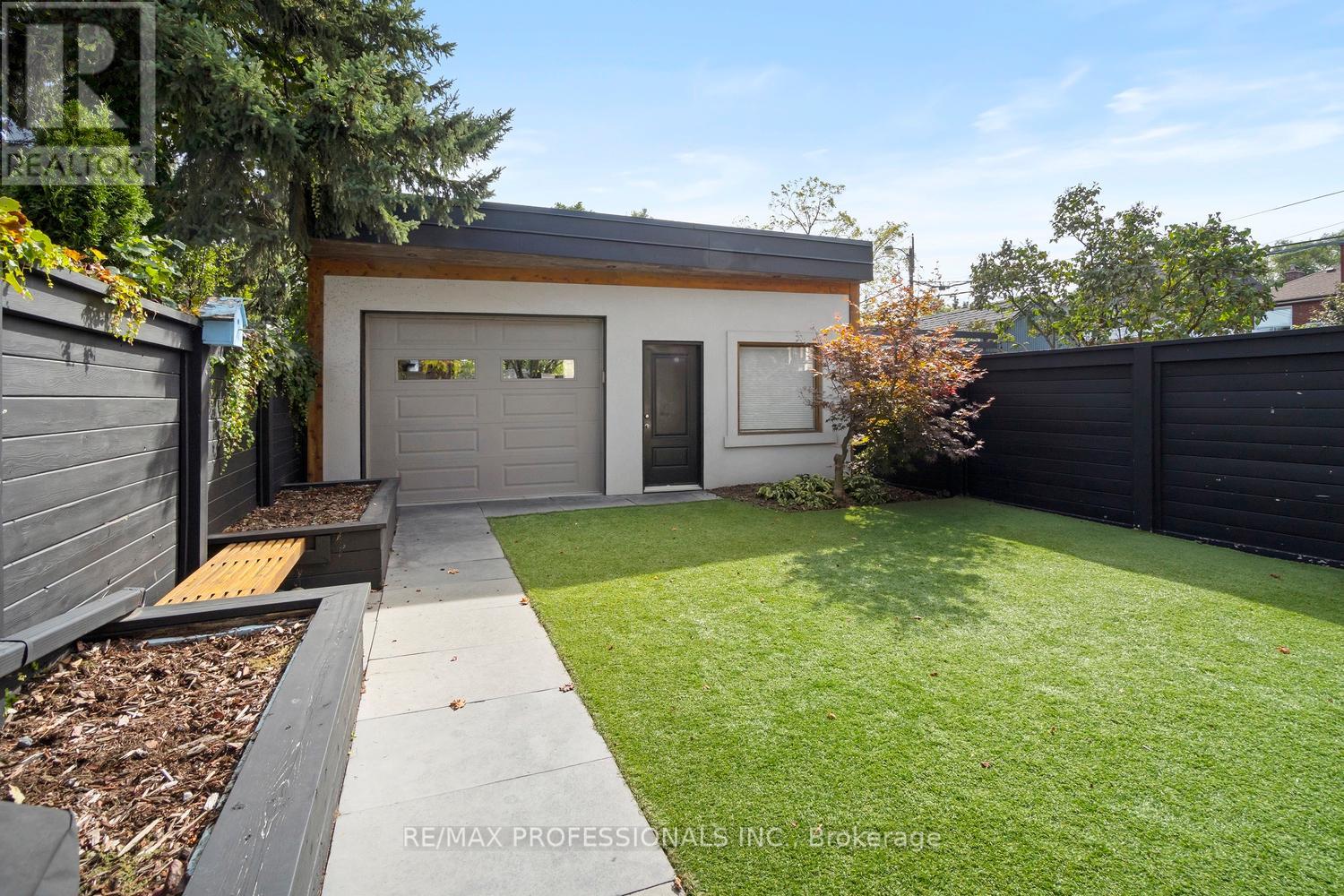 71 Morningside Avenue, Toronto, Ontario  M6S 1C8 - Photo 49 - W12600268