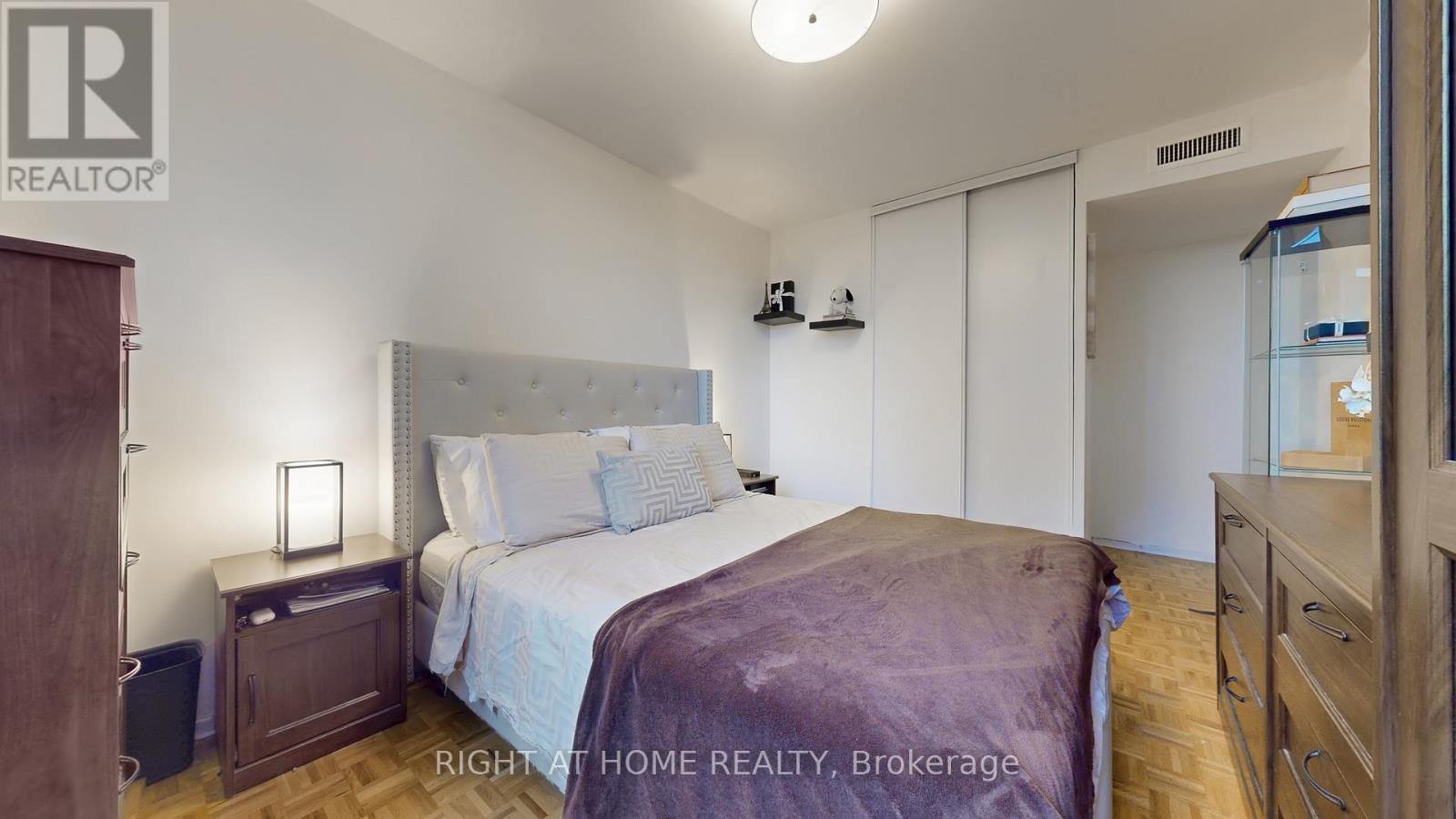 508 - 61 Richview Road, Toronto, Ontario  M9A 4M8 - Photo 11 - W12600282