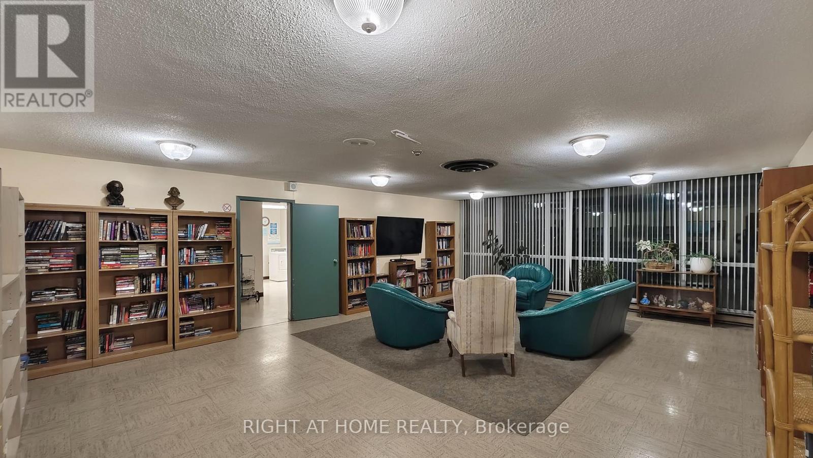 508 - 61 Richview Road, Toronto, Ontario  M9A 4M8 - Photo 32 - W12600282